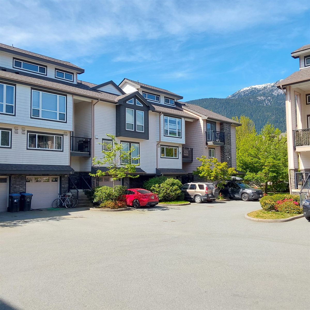 Townhome complex with a mountain backdrop, Squamish